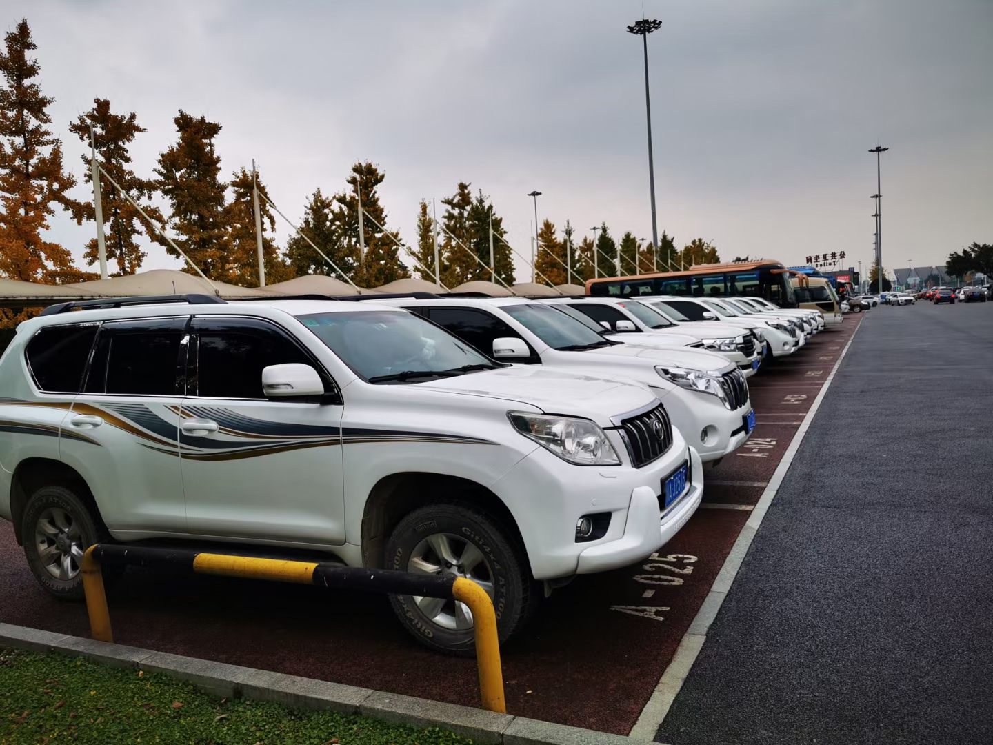 在成都租個(gè)車多少錢一天合適（成都租車多少錢）